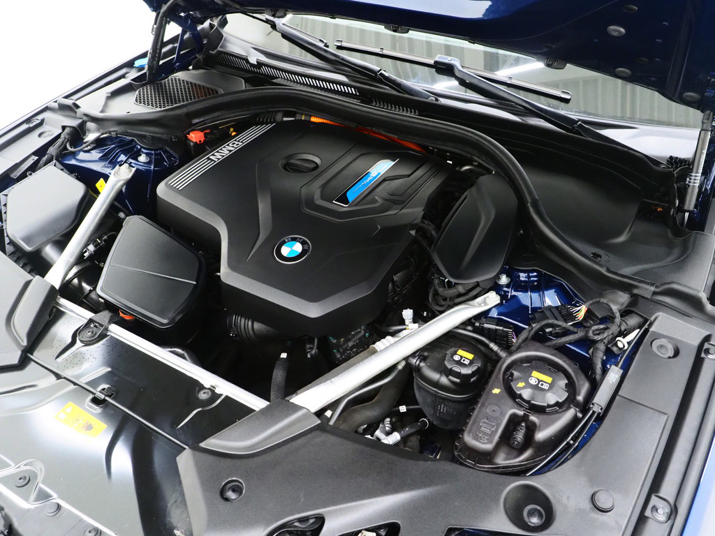 BMW 5 Serie Touring 520e M-Sport Shadow 50