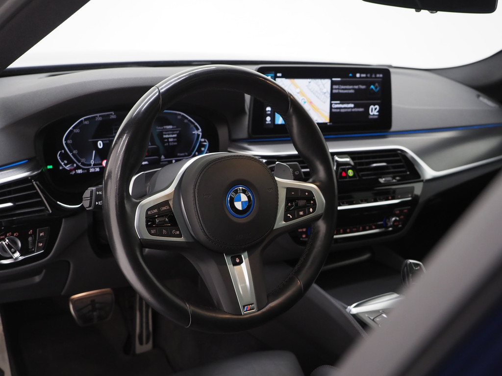 BMW 5 Serie Touring 520e M-Sport Shadow 61