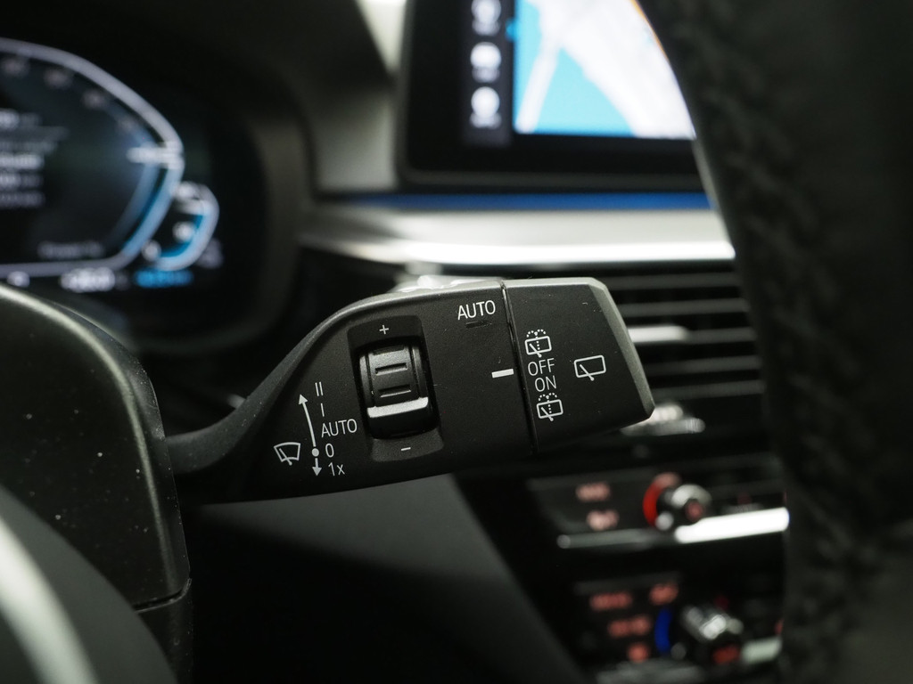 BMW 5 Serie Touring 520e M-Sport Shadow 71