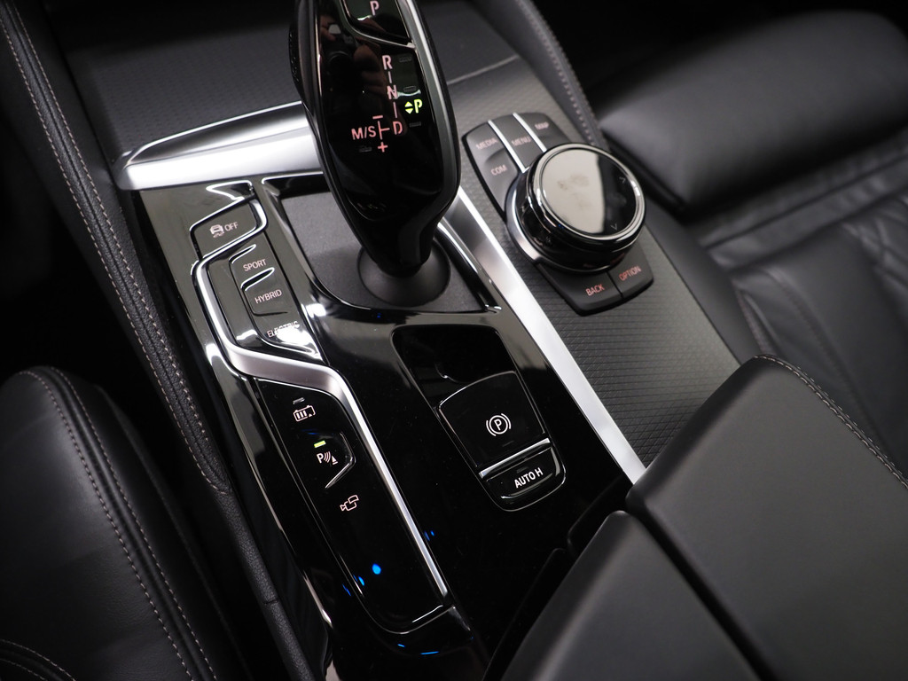 BMW 5 Serie Touring 520e M-Sport Shadow 80