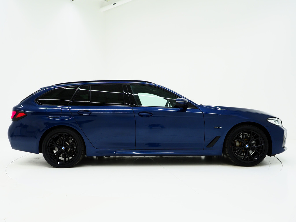 BMW 5 Serie Touring 520e M-Sport Shadow 9