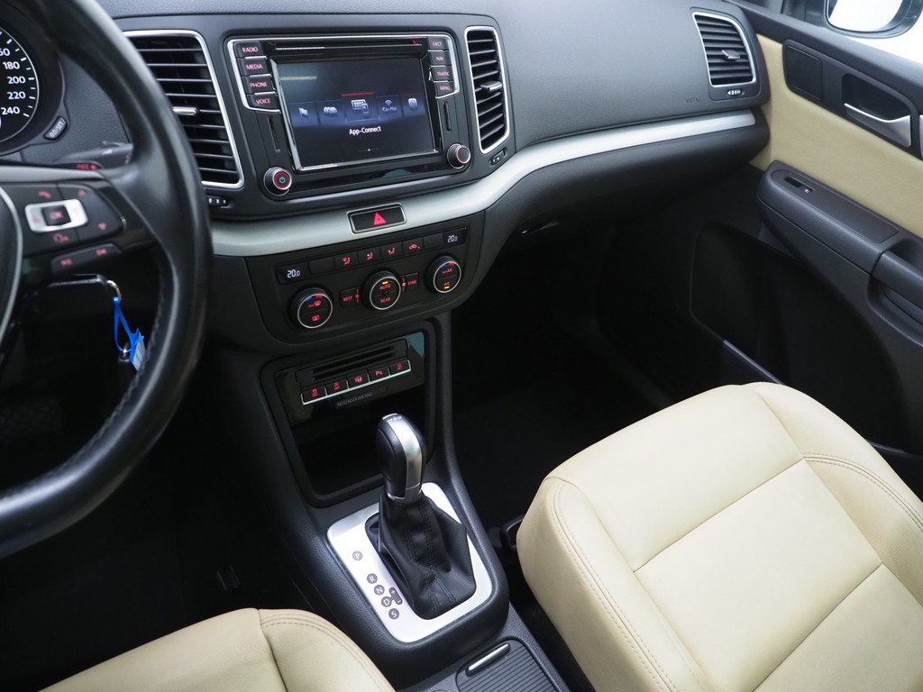 Volkswagen Sharan 1.4 TSI DSG Exclusive 7P 74