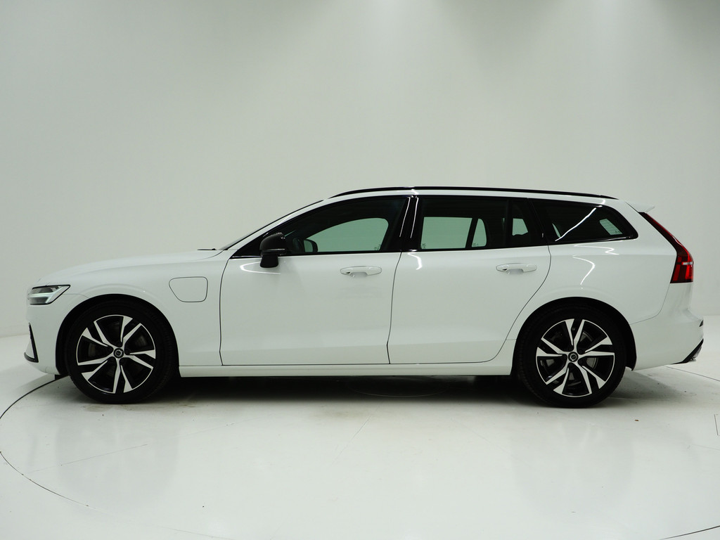 Volvo V60 2.0 T6 Recharge AWD R-Design 1