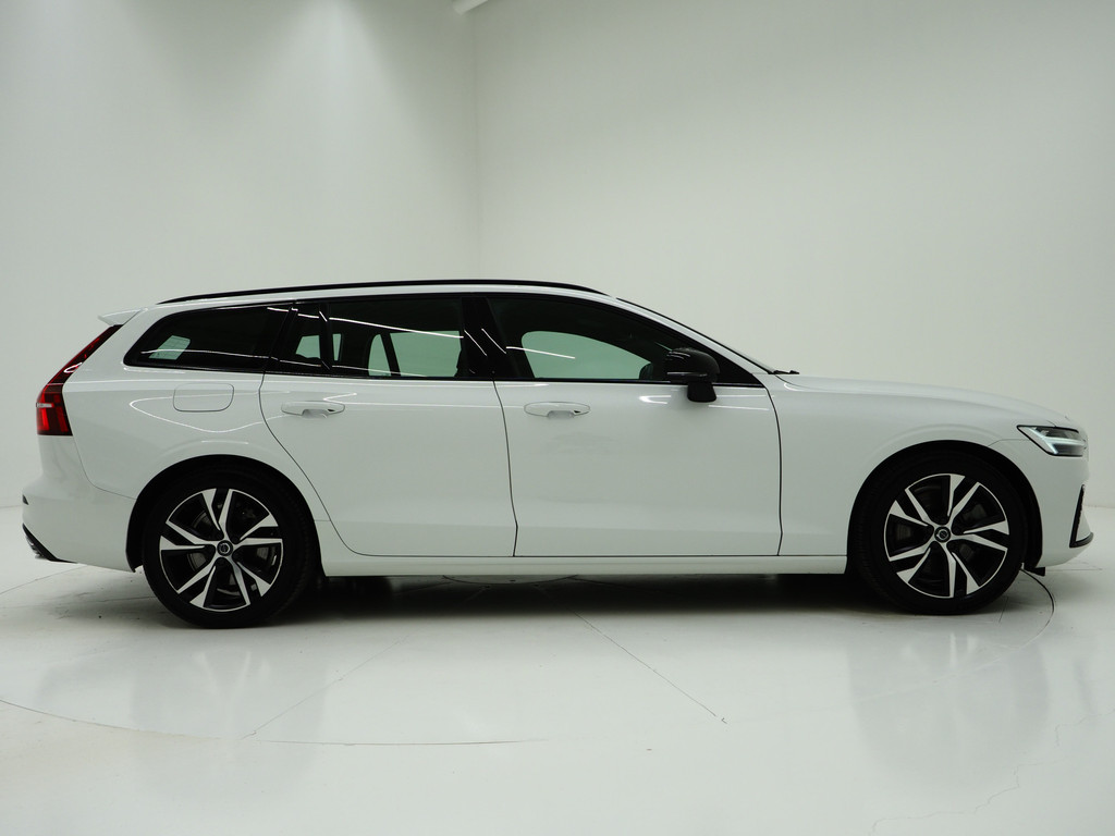 Volvo V60 2.0 T6 Recharge AWD R-Design 11