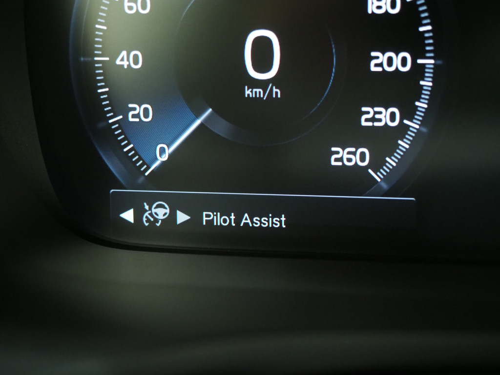 Volvo V60 2.0 T6 Recharge AWD R-Design 29
