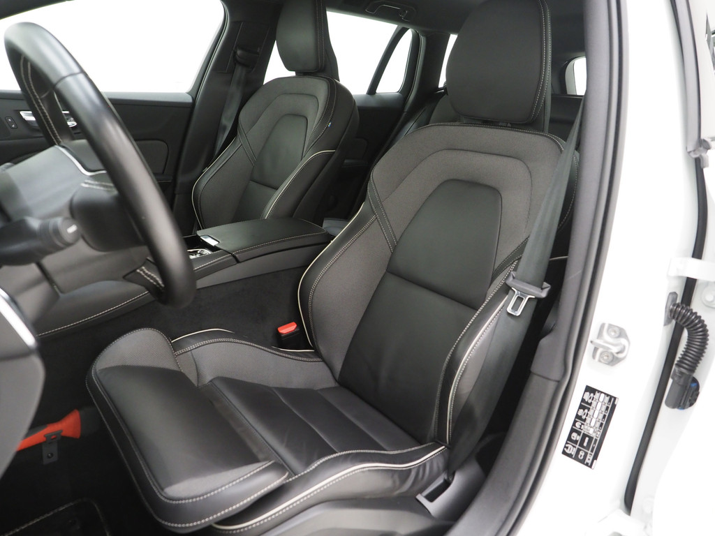 Volvo V60 2.0 T6 Recharge AWD R-Design 3