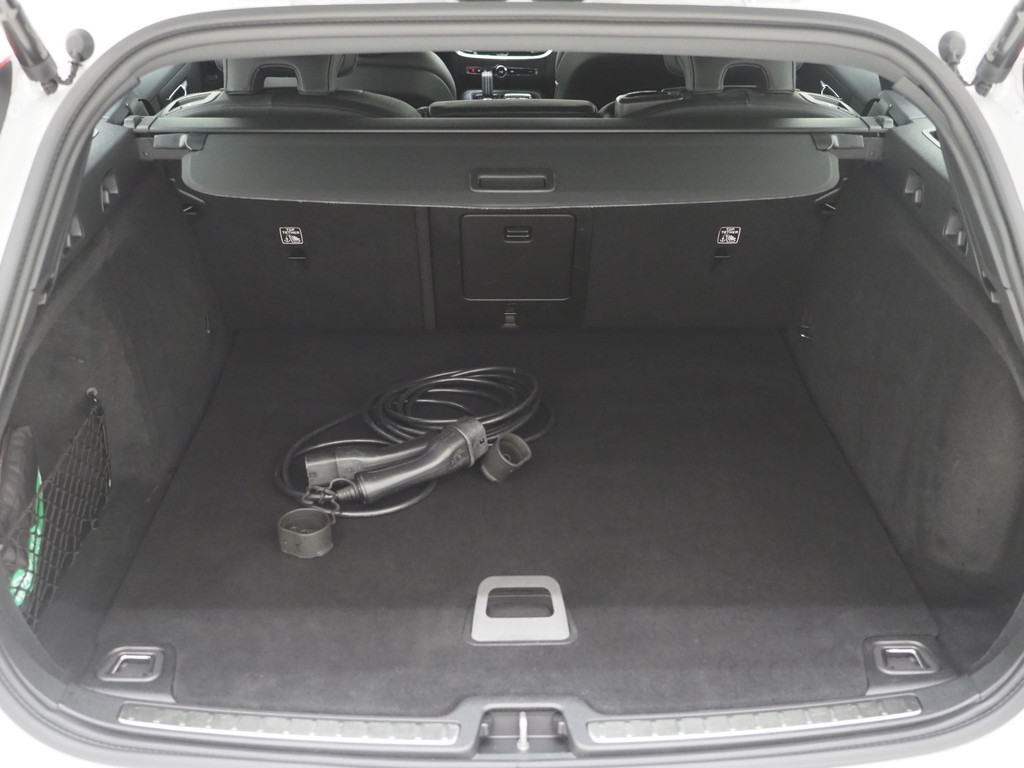 Volvo V60 2.0 T6 Recharge AWD R-Design 39