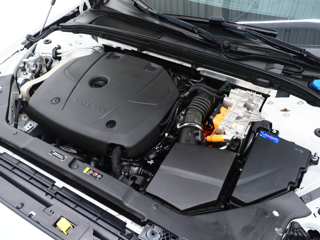 Volvo V60 2.0 T6 Recharge AWD R-Design 6