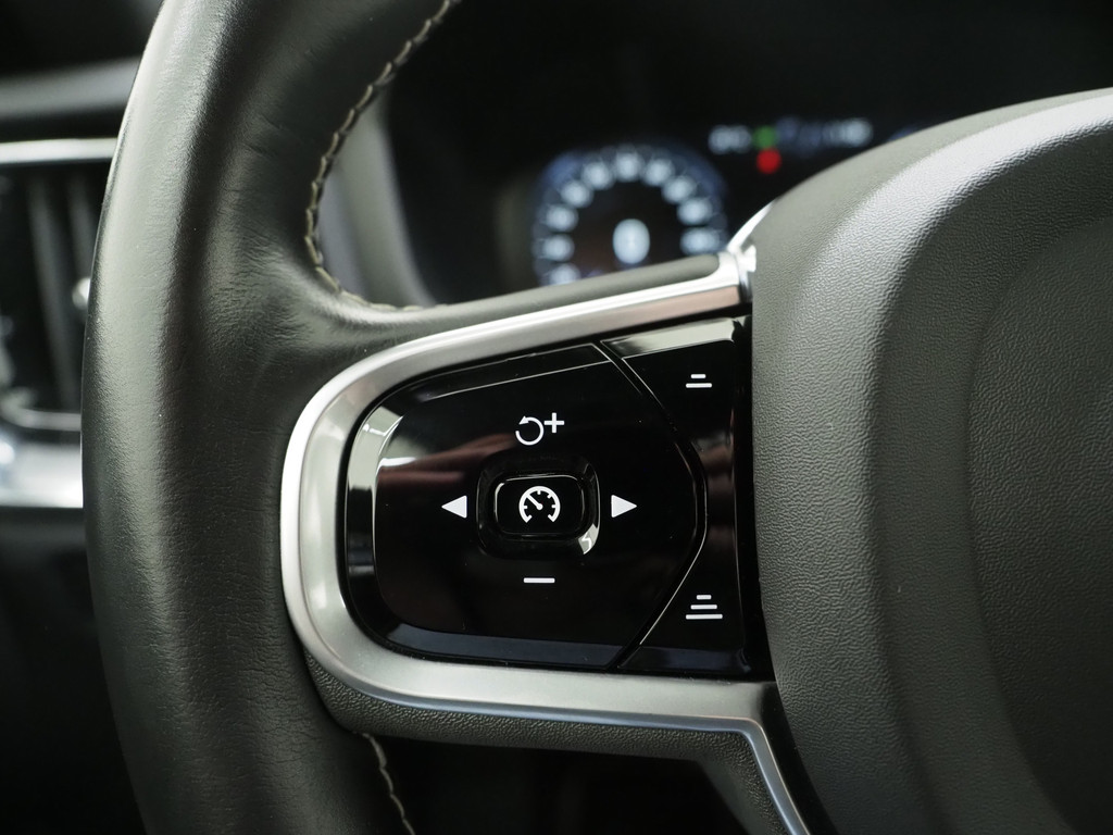 Volvo V60 2.0 T6 Recharge AWD R-Design 66