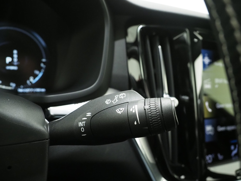 Volvo V60 2.0 T6 Recharge AWD R-Design 68