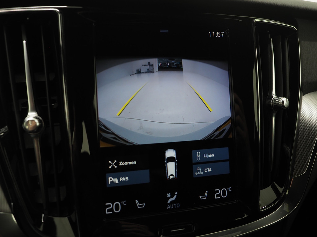 Volvo V60 2.0 T6 Recharge AWD R-Design 75
