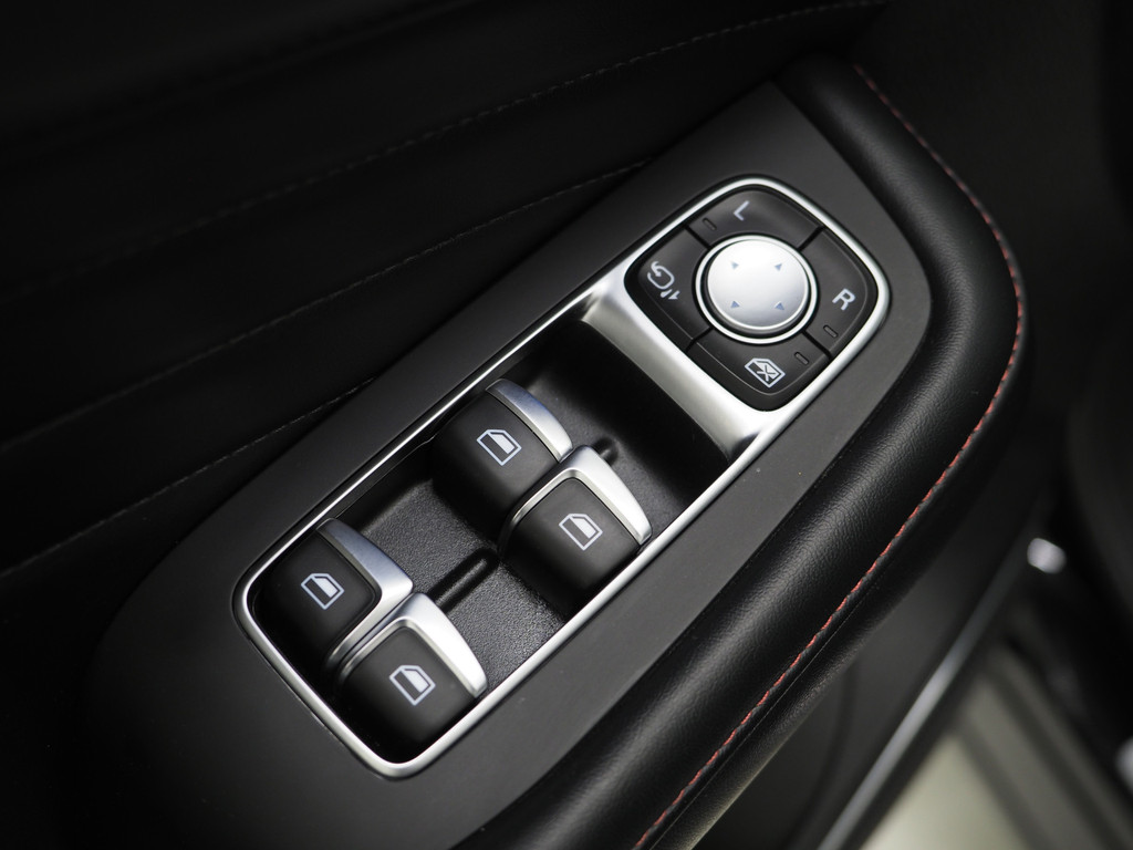 MG EHS 1.5 TGDI Luxury 16