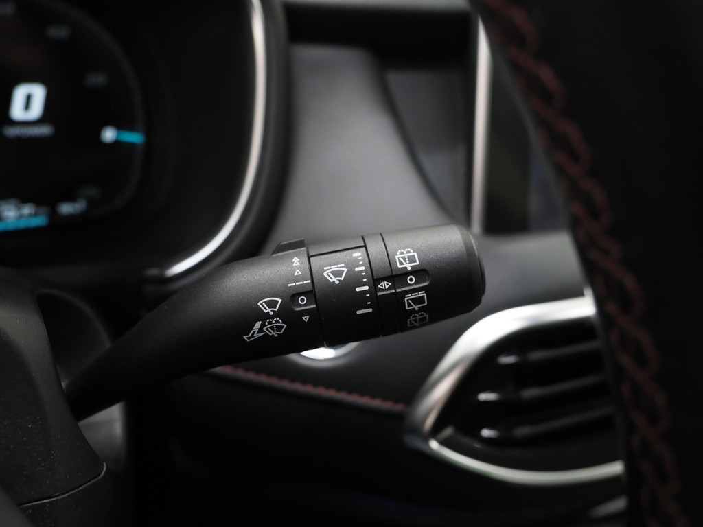 MG EHS 1.5 TGDI Luxury 23