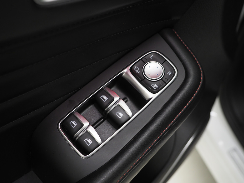 MG EHS 1.5 TGDI Luxury 19