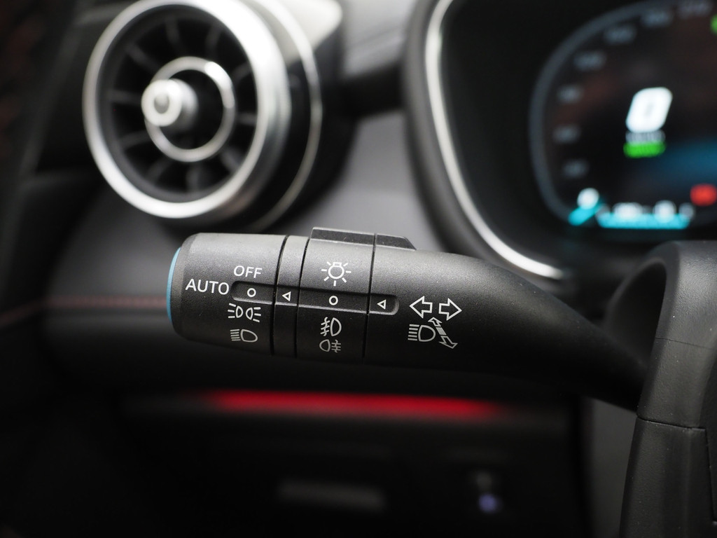 MG EHS 1.5 TGDI Luxury 21