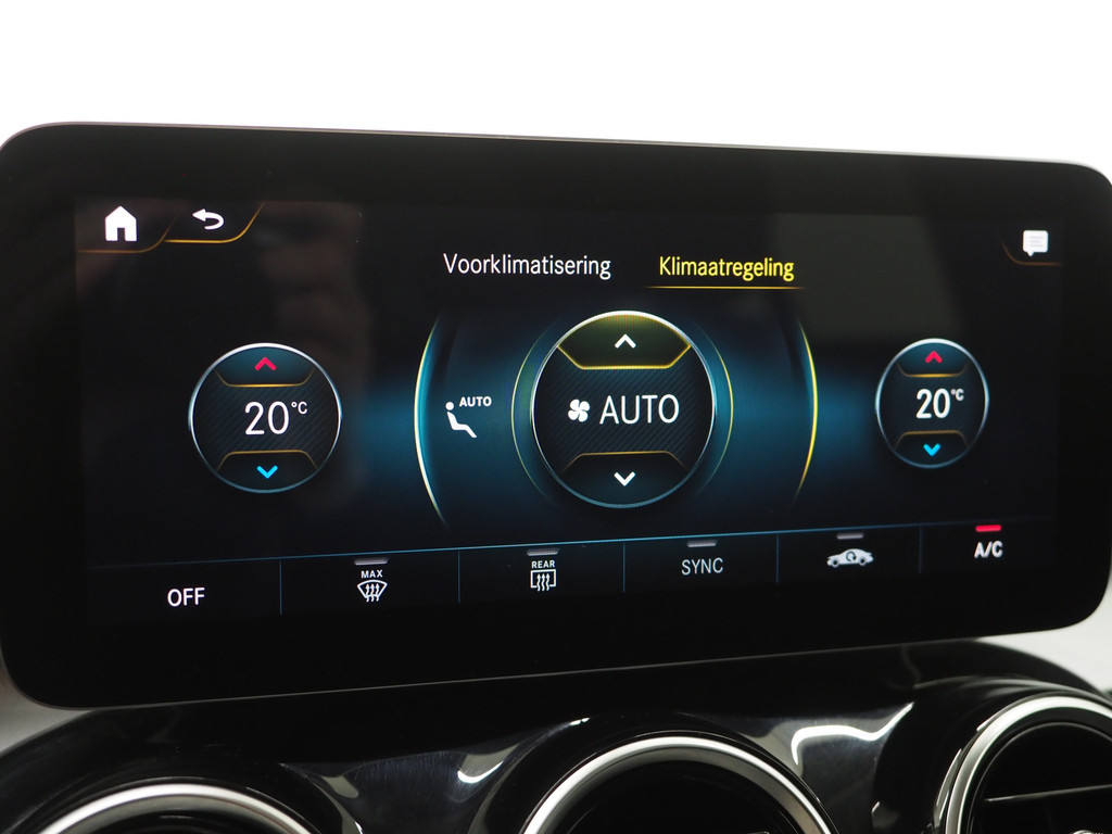 Mercedes-Benz GLC 300e 4MATIC 28