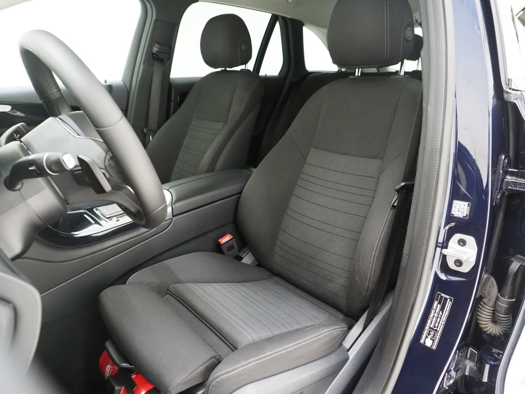 Mercedes-Benz GLC 300e 4MATIC 3