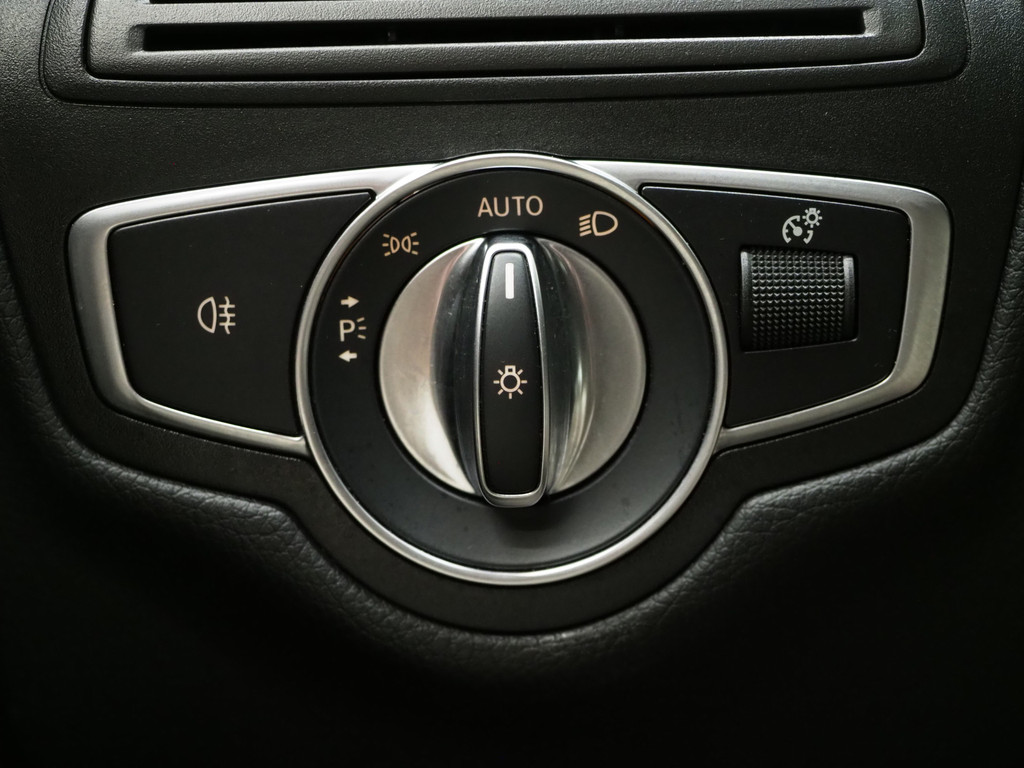 Mercedes-Benz GLC 300e 4MATIC 55