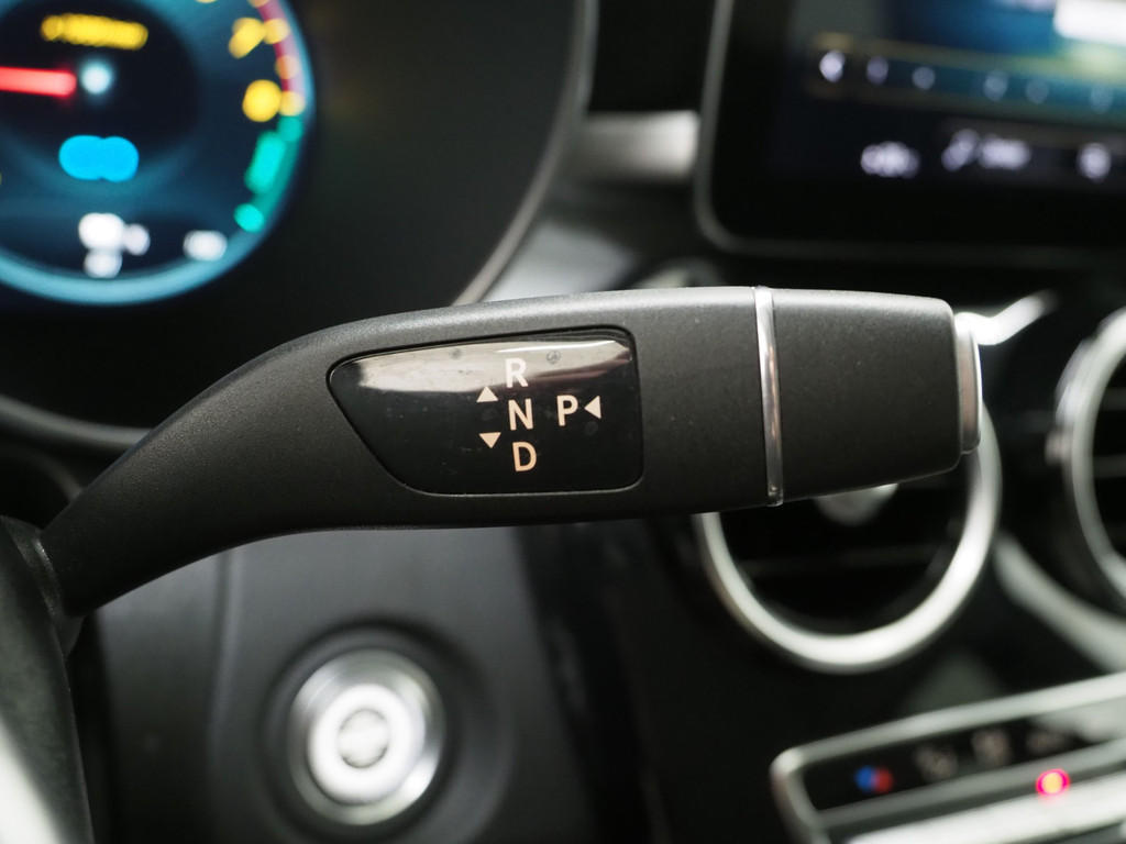 Mercedes-Benz GLC 300e 4MATIC 59