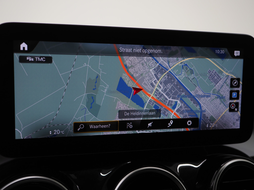 Mercedes-Benz GLC 300e 4MATIC 62