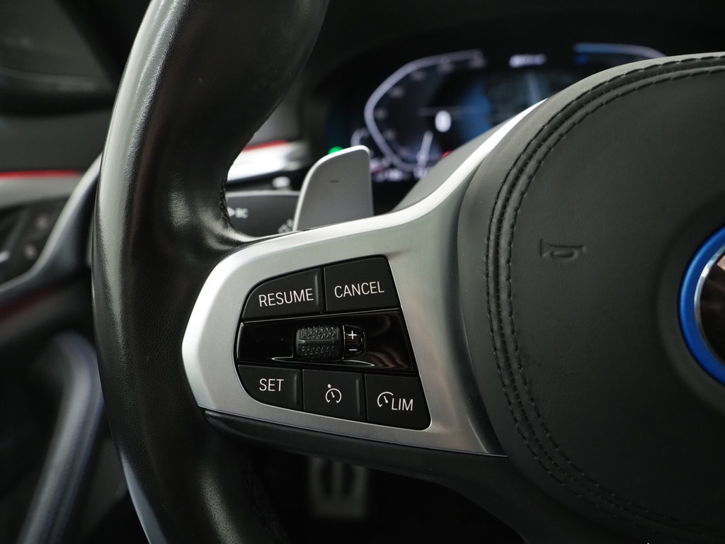 BMW 5 Serie Touring 530e xDrive M Sport Shadow 24