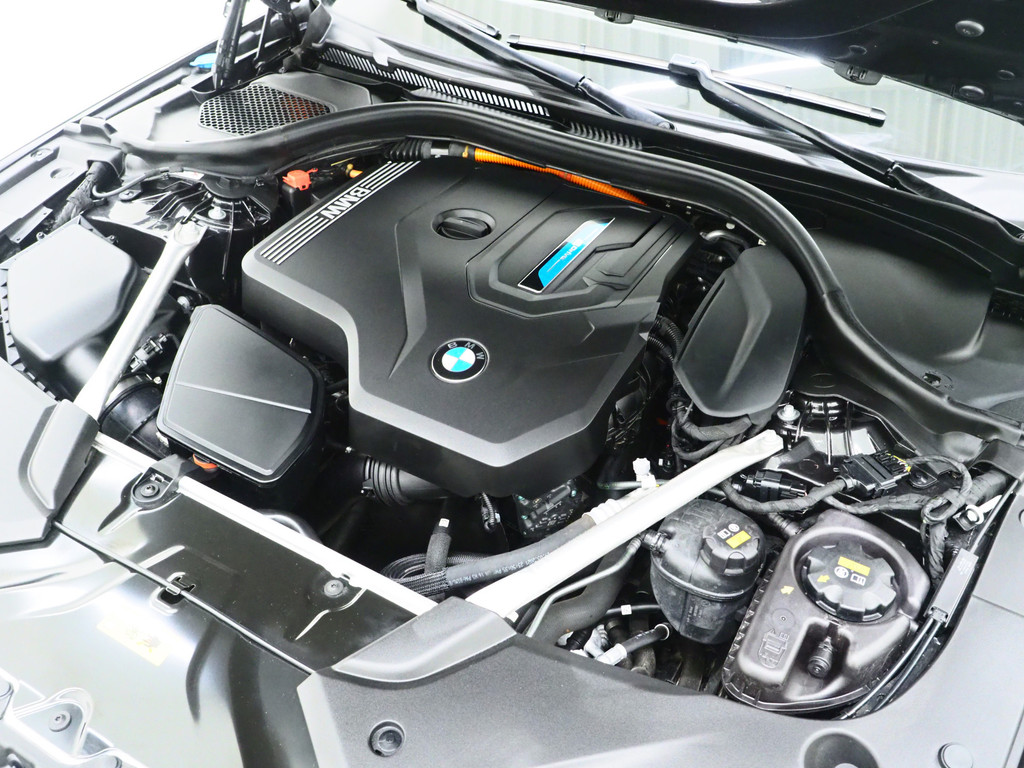 BMW 5 Serie Touring 530e xDrive M Sport Shadow 6