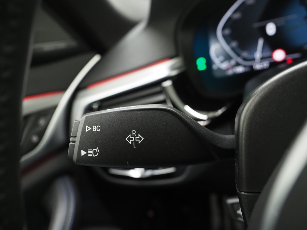 BMW 5 Serie Touring 530e xDrive M Sport Shadow 67