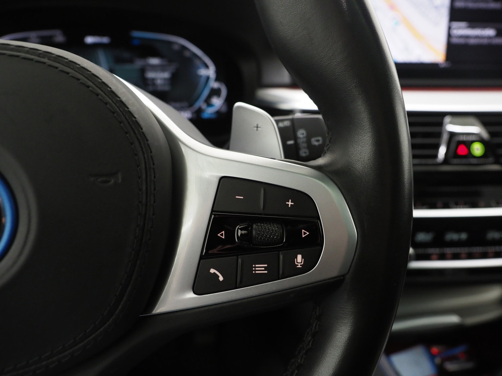 BMW 5 Serie Touring 530e xDrive M Sport Shadow 69