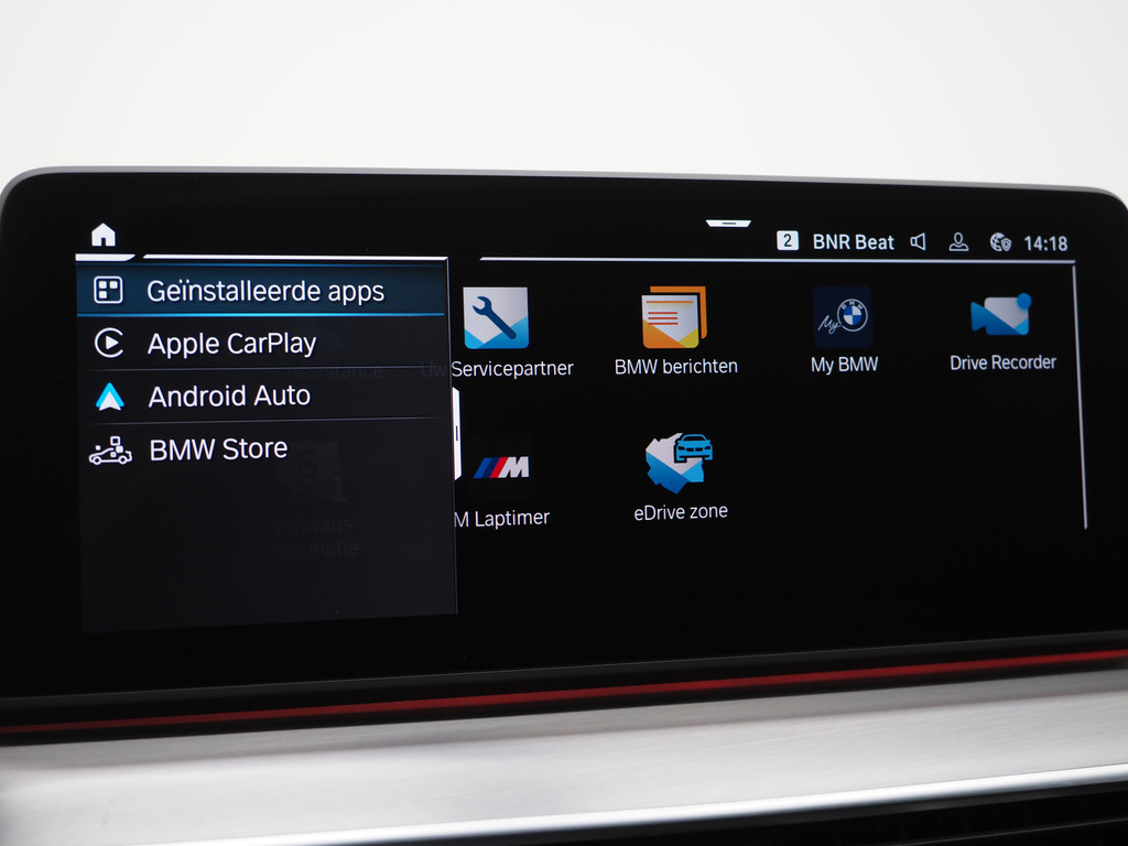 BMW 5 Serie Touring 530e xDrive M Sport Shadow 76