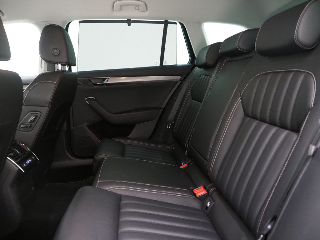 Škoda Superb Combi 1.4 TSI iV 218PK Style 39