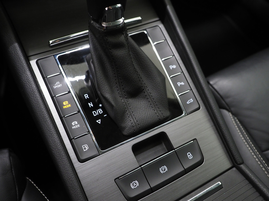 Škoda Superb Combi 1.4 TSI iV 218PK Style 79