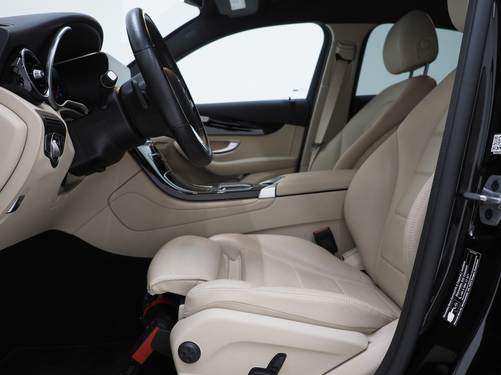 Mercedes-Benz GLC Coupé 300e 4MATIC 14