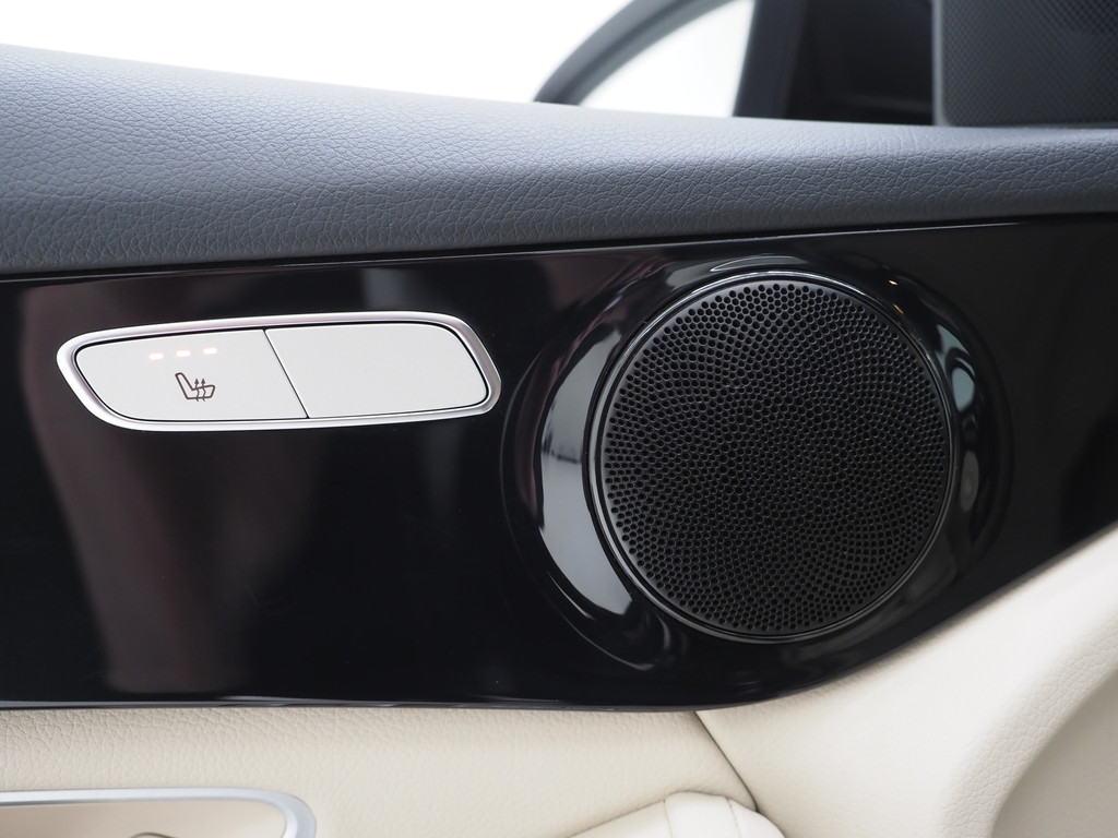 Mercedes-Benz GLC Coupé 300e 4MATIC 16