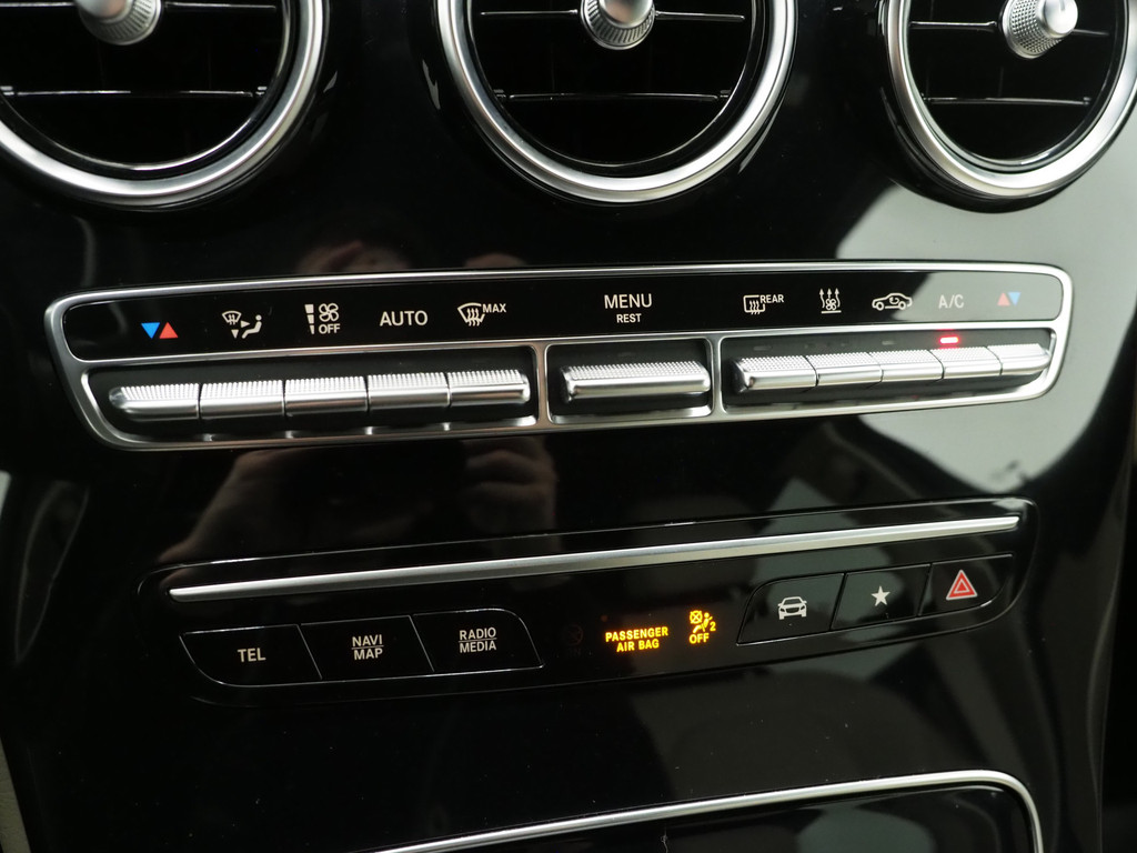 Mercedes-Benz GLC Coupé 300e 4MATIC 29