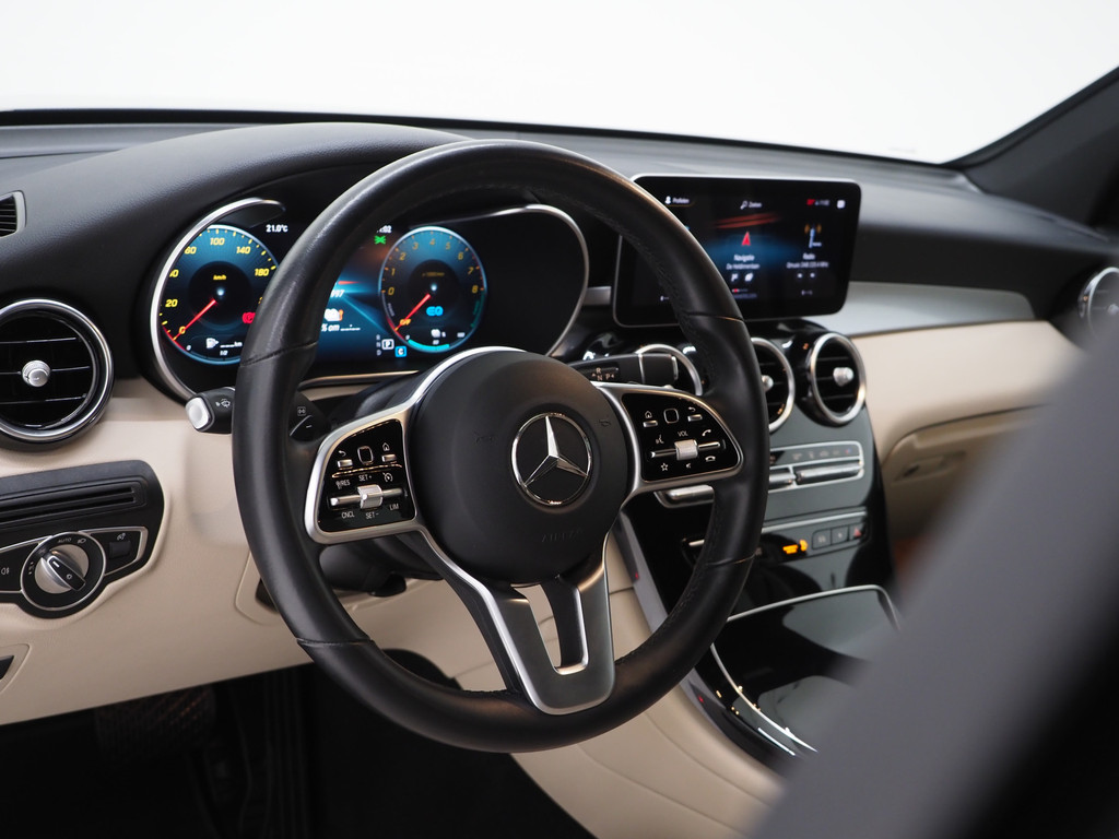 Mercedes-Benz GLC Coupé 300e 4MATIC 51