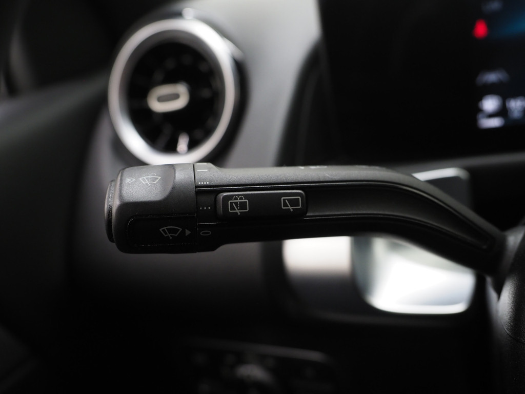 Mercedes-Benz GLB 180 7p. 18