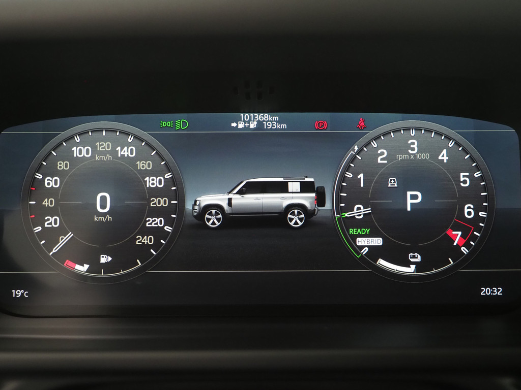 Land Rover Defender 110 2.0 P400e 110 Carpathian 24