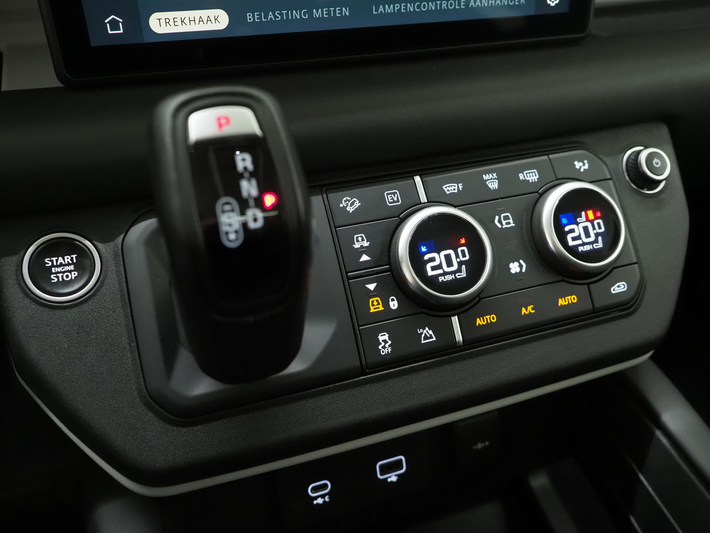 Land Rover Defender 110 2.0 P400e 110 Carpathian 31