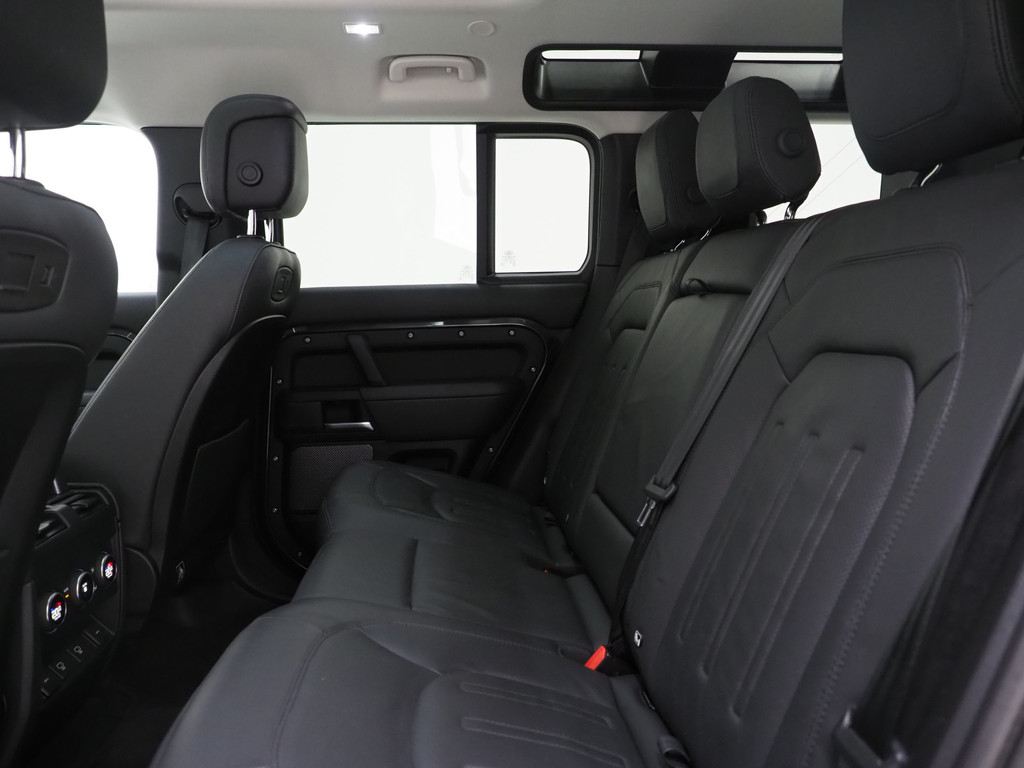 Land Rover Defender 110 2.0 P400e 110 Carpathian 35