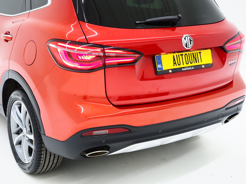 MG EHS 1.5 TGDI Luxury 12