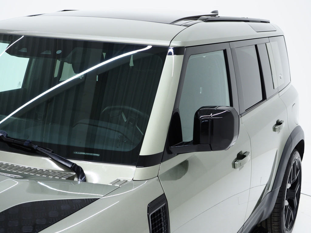 Land Rover Defender 110 2.0 P400e Urban 12