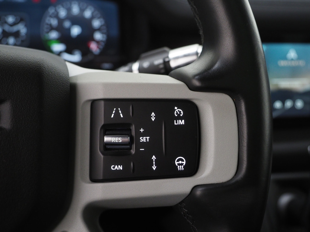 Land Rover Defender 110 2.0 P400e Urban 24