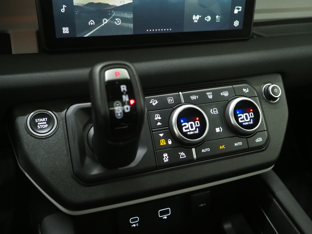 Land Rover Defender 110 2.0 P400e Urban 34