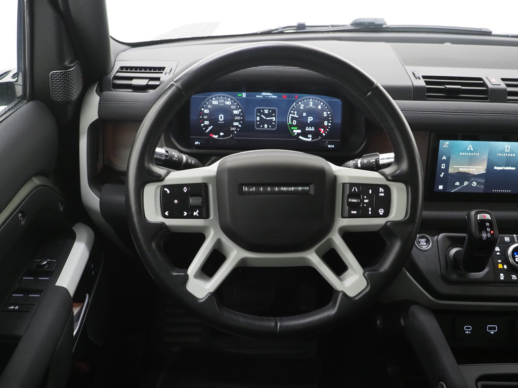 Land Rover Defender 110 2.0 P400e Urban 37