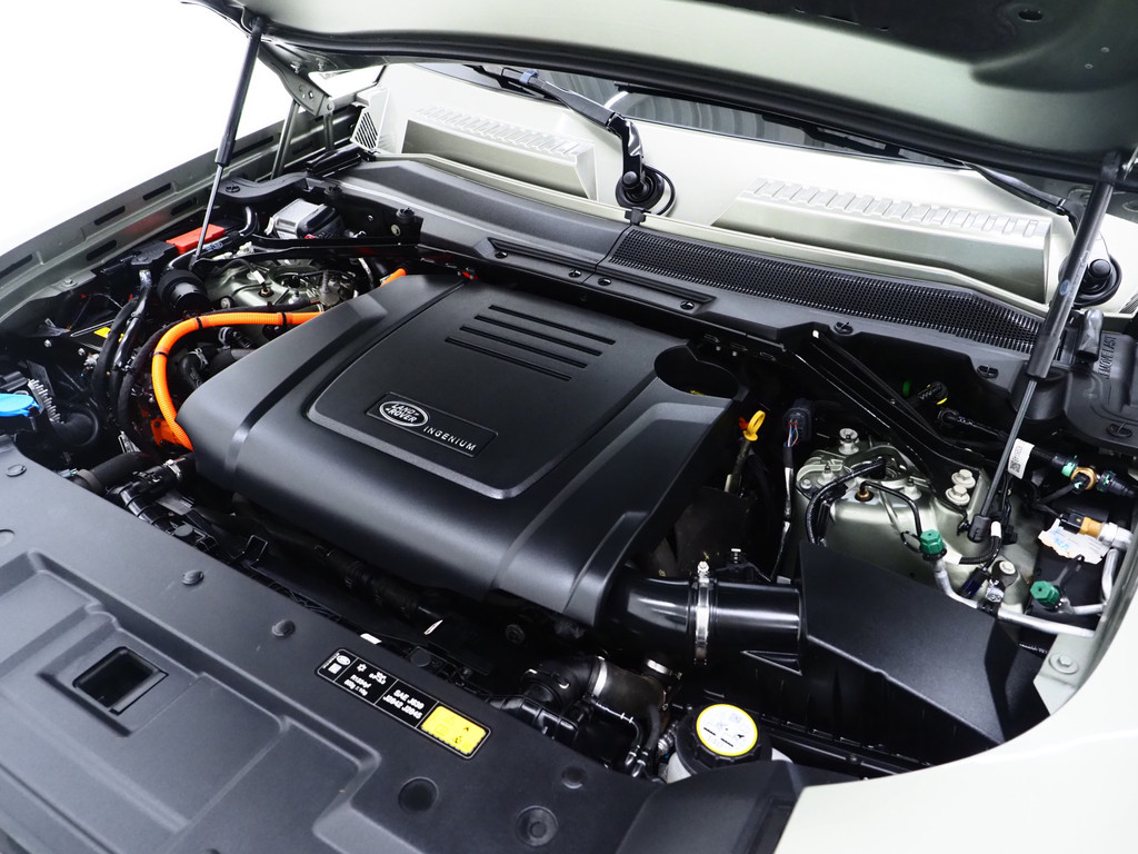 Land Rover Defender 110 2.0 P400e Urban 6