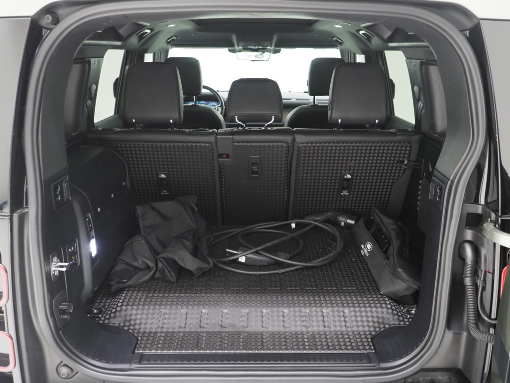 Land Rover Defender 110 2.0 P400e Urban 83