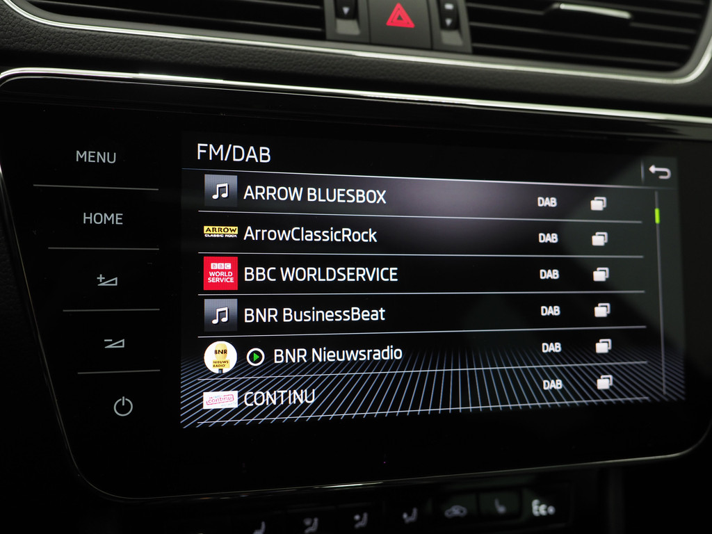 Škoda Superb Combi 1.4 TSI iV Style 27