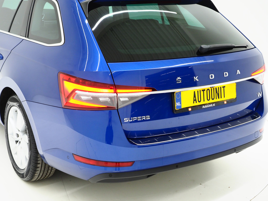 Škoda Superb Combi 1.4 TSI iV Style 57