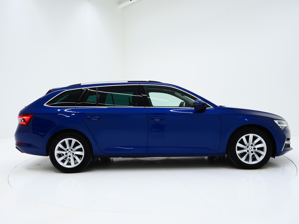 Škoda Superb Combi 1.4 TSI iV Style 9