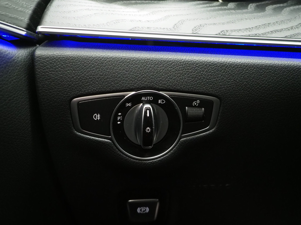 Mercedes-Benz E-Klasse Estate 300 e AMG Line 20